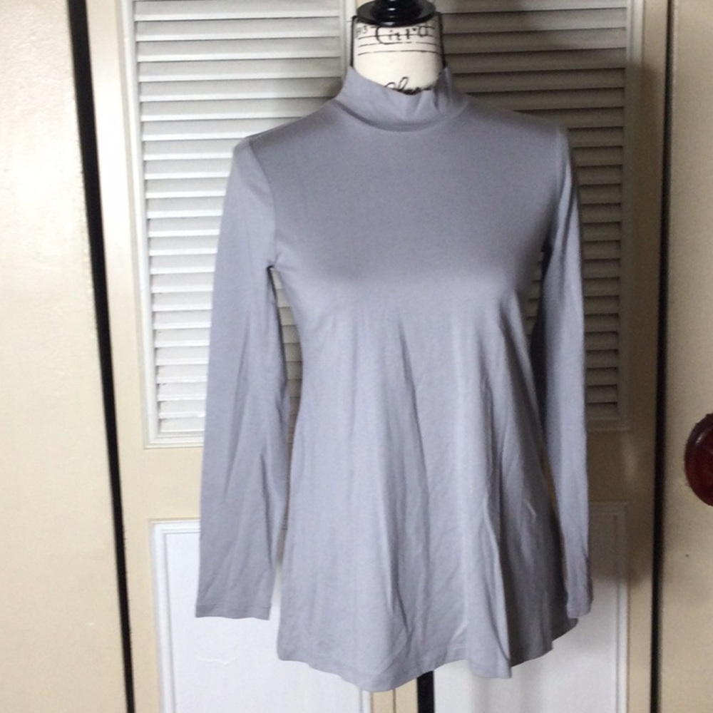 Logo by Lori Goldstein size XXS